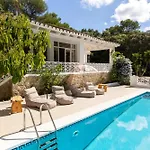 Caterina Authentic In Quiet, Wooded Area