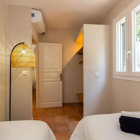 Caterina Authentic In Quiet, Wooded Area Es Mercadal