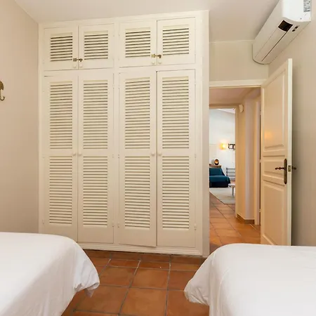 Caterina Authentic In Quiet, Wooded Area *