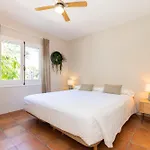 Caterina Authentic In Quiet, Wooded Area *