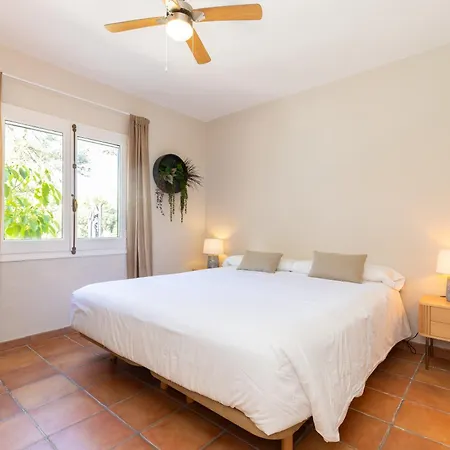Caterina Authentic In Quiet, Wooded Area *